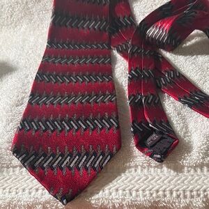 Stylish Silk Red and Black Geometric Tie